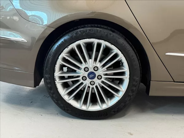 Ford Mondeo 2,0 TDCi Vignale 4x4 AT 132kW - foto 22
