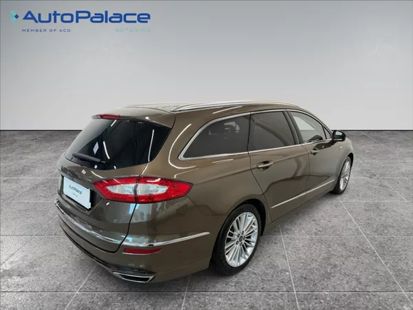 Ford Mondeo 2,0 TDCi Vignale 4x4 AT 132kW - foto 4