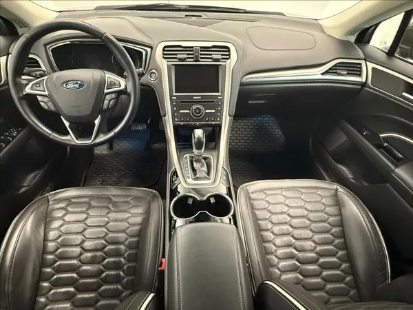 Ford Mondeo 2,0 TDCi Vignale 4x4 AT 132kW - foto 7