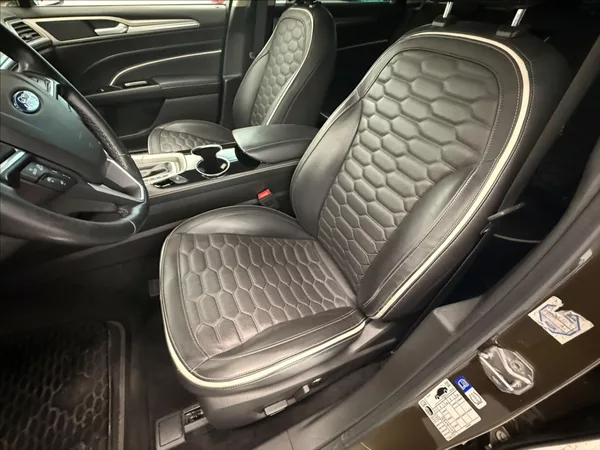 Ford Mondeo 2,0 TDCi Vignale 4x4 AT 132kW - foto 9