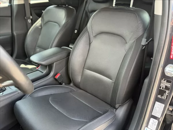 Hyundai i30 1,6 CRDI STYLE PREMIUM AT - foto 7