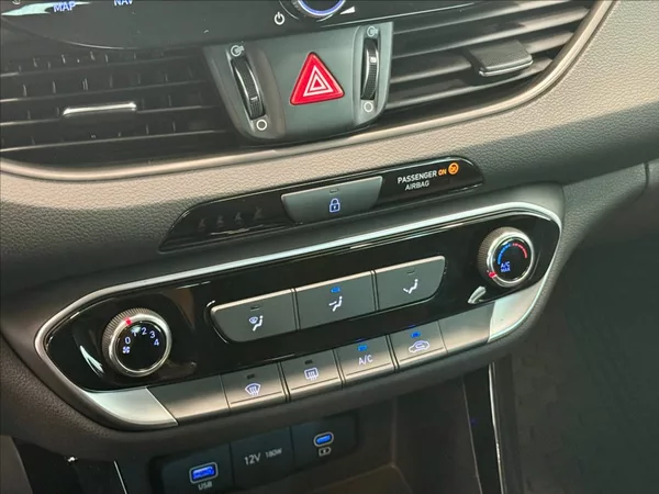 Hyundai i30 1,0 T-GDI SMART CLIMATE ZÁRUKA - foto 13