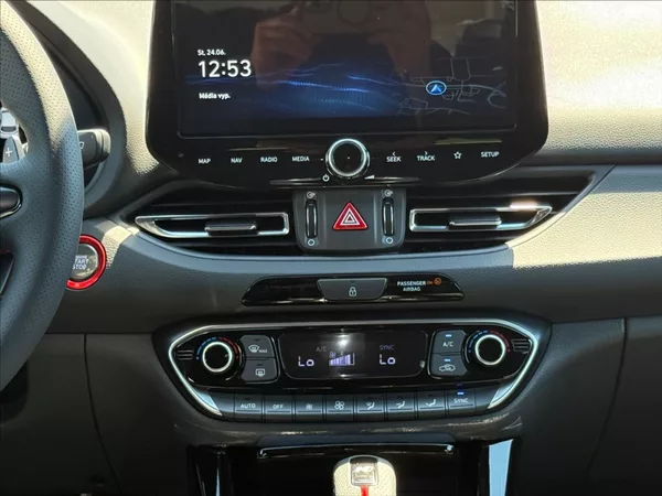 Hyundai i30 1,5 T-GDI GO NLINE! AT - foto 9