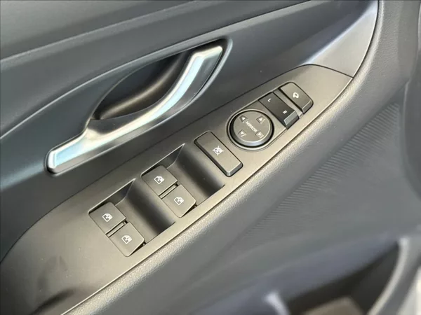 Hyundai i30 1,5 T-GDI GO NLINE! AT - foto 13