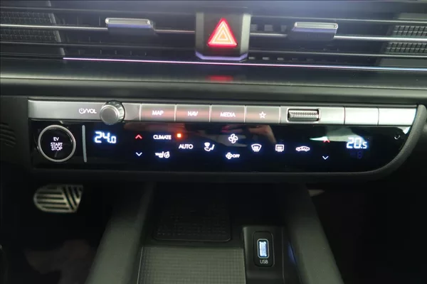 Hyundai Ioniq 6 0,0 POWER 77 kWh 239kW Style - foto 9