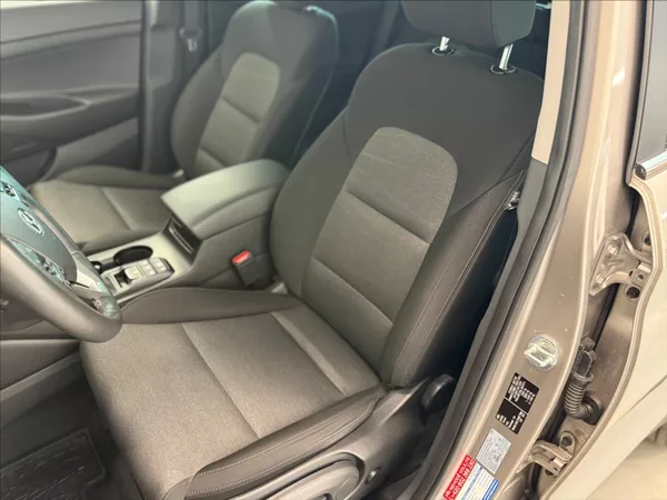 Hyundai Tucson 1,6 T-GDI STYLE FL 4X4 AT - foto 9
