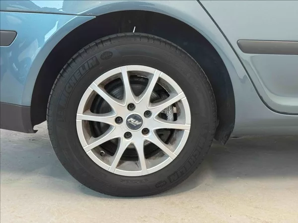 Škoda Octavia 1,6 FSI 85kW AUTOMAT - foto 11