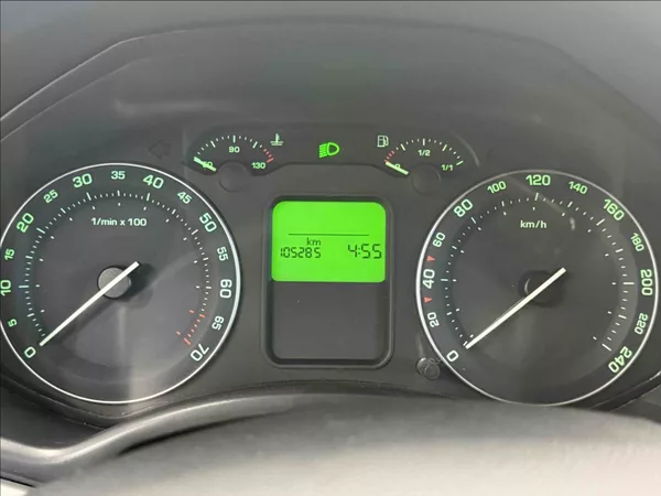 Škoda Octavia 1,6 FSI 85kW AUTOMAT - foto 12