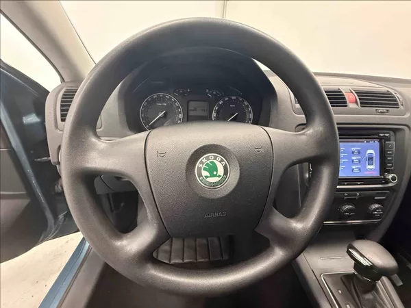 Škoda Octavia 1,6 FSI 85kW AUTOMAT - foto 16