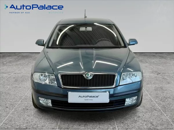 Škoda Octavia 1,6 FSI 85kW AUTOMAT - foto 2