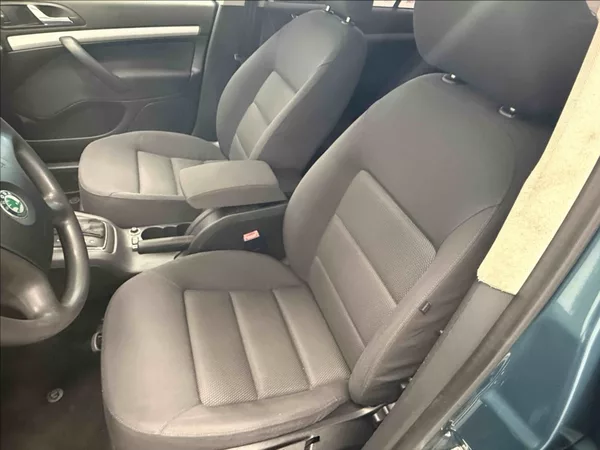 Škoda Octavia 1,6 FSI 85kW AUTOMAT - foto 7