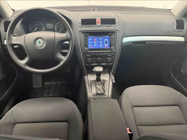 Škoda Octavia 1,6 FSI 85kW AUTOMAT - foto 8