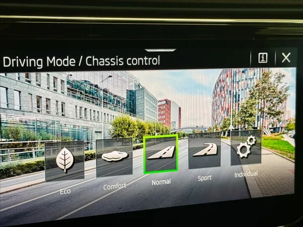 Škoda Superb 2,0 TDI COMBI DSG L&K 147KW - foto 12