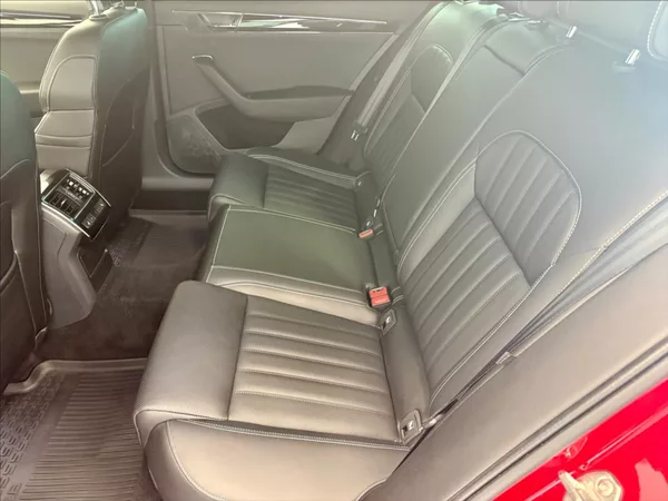 Škoda Superb 2,0 TDI COMBI DSG L&K 147KW - foto 14