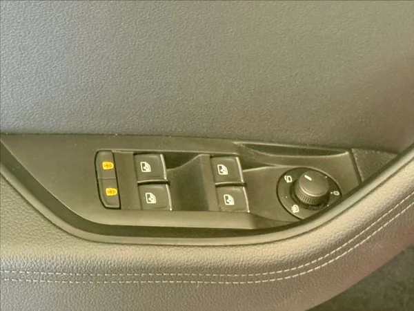Škoda Superb 2,0 TDI COMBI DSG L&K 147KW - foto 15