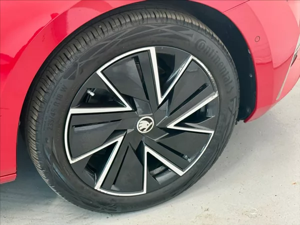 Škoda Superb 2,0 TDI COMBI DSG L&K 147KW - foto 20