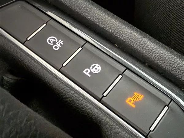 Volkswagen Tiguan 1,5 TSI NAVIGACE - foto 12