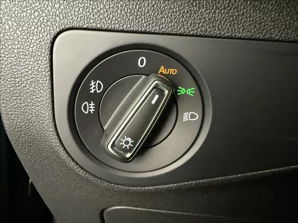 Volkswagen Tiguan 1,5 TSI NAVIGACE - foto 13
