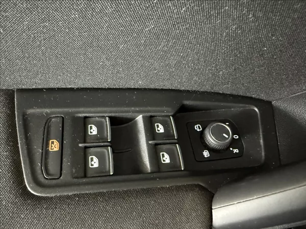 Volkswagen Tiguan 1,5 TSI NAVIGACE - foto 14