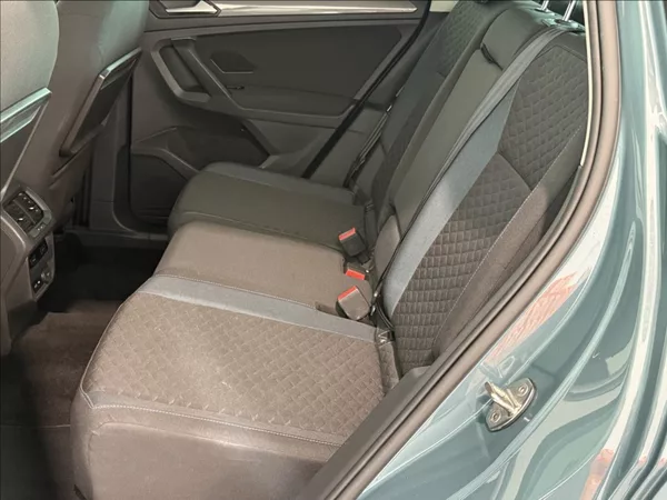 Volkswagen Tiguan 1,5 TSI NAVIGACE - foto 8