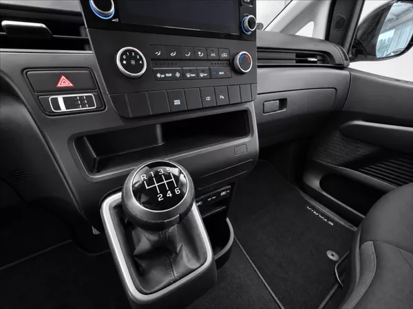 Hyundai Staria 2,2 130 KW COMFORT - foto 13