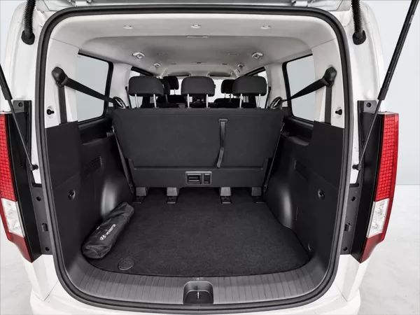 Hyundai Staria 2,2 130 KW COMFORT - foto 16