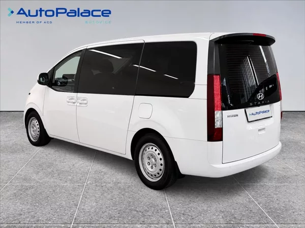 Hyundai Staria 2,2 130 KW COMFORT - foto 3