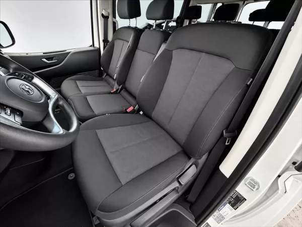 Hyundai Staria 2,2 130 KW COMFORT - foto 6