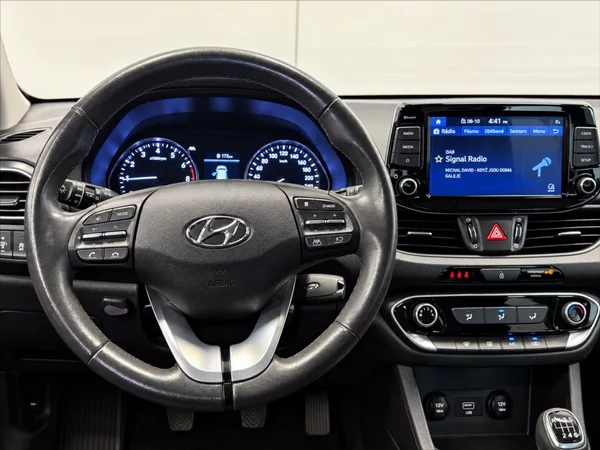 Hyundai i30 1,0 88 KW COMFORT - foto 10