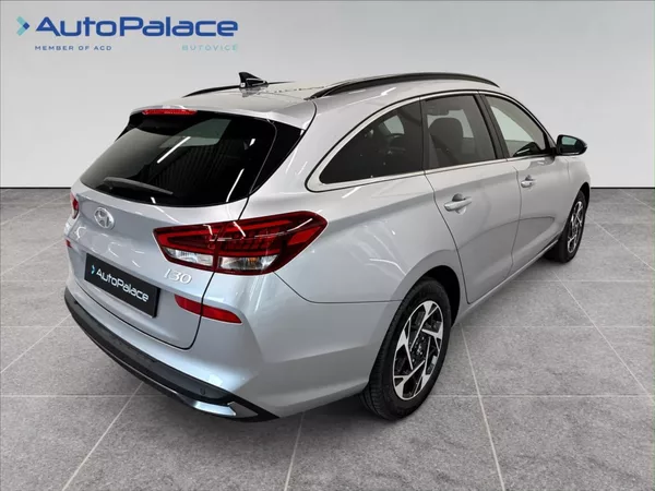 Hyundai i30 1,5 STYLE- NOVÝ VŮZ - foto 4