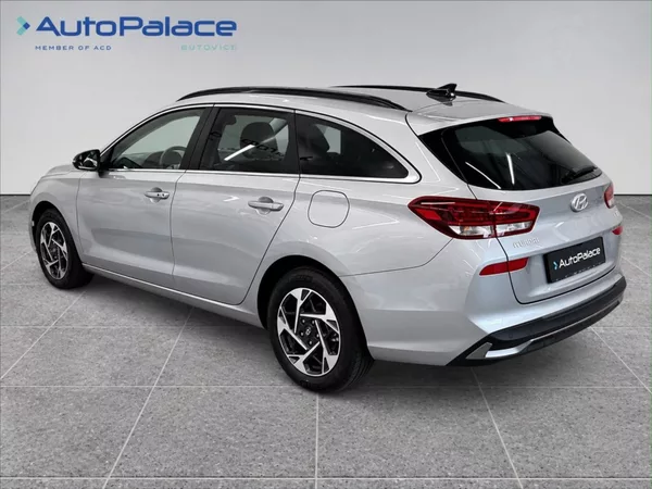 Hyundai i30 1,5 STYLE- NOVÝ VŮZ - foto 6