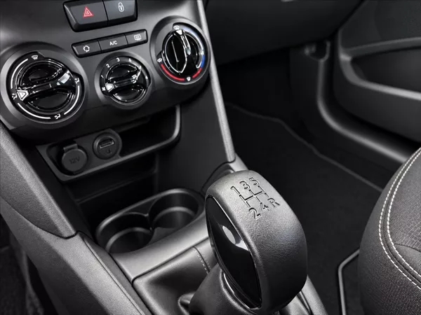 Peugeot 208 1,2 PURETECH 60 KW - foto 9