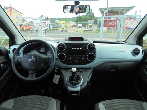 Citroën Berlingo 1.6 HDI- MULTISPACE- ČR - foto 9