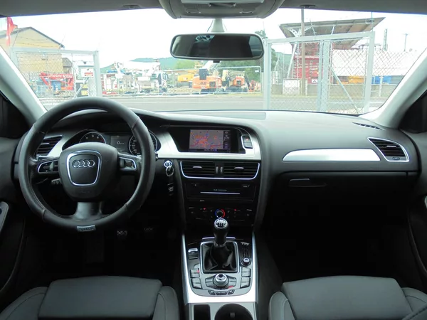 Audi A4 1.8 TFSI- NAVIGACE- ALU KOLA - foto 10