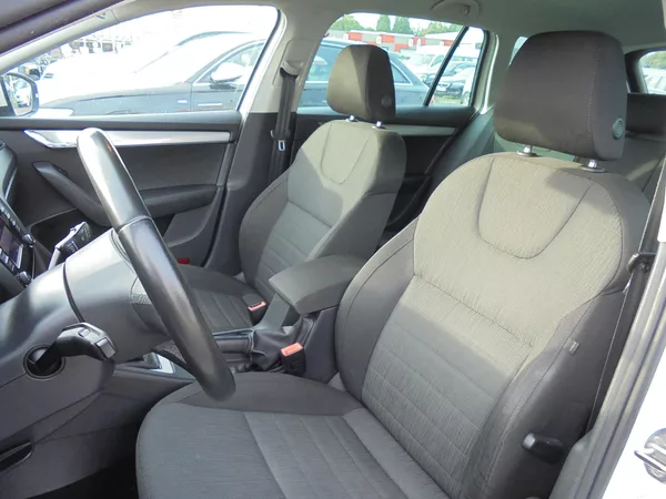 Škoda Octavia 2.0TDI-110 KW -ČR-ALU-SERVISKA - foto 10