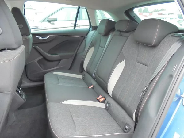 Škoda Scala 1.0 TSI-SUPER VÝBAVA-SERVISKA - foto 17