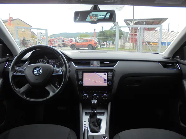 Škoda Octavia 1.6TDI-77KW DSG-NAVIGACE-TAŽNÉ - foto 10