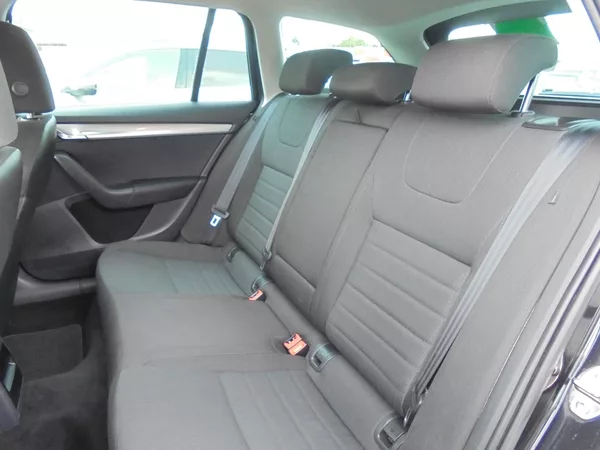 Škoda Octavia 1.6TDI-77KW DSG-NAVIGACE-TAŽNÉ - foto 12