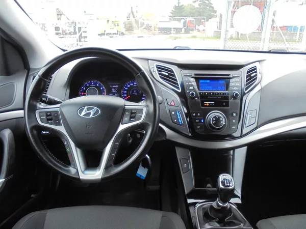 Hyundai i40 1.6 GDI- KLIMA- SERVISKA - foto 10