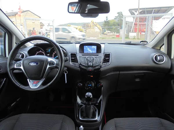 Ford Fiesta 1.6 TDCI-NAVIGACE-SUPER VÝBAVA - foto 9