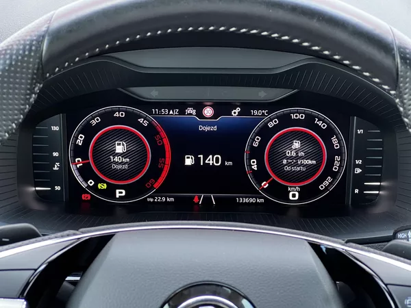 Škoda Karoq 2.0TDI DSG4x4 Sportline TZ DPH - foto 9