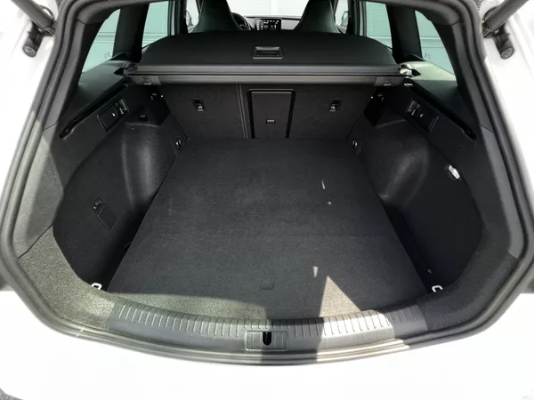 Cupra Leon 1.4 TSI e-Hybrid 150kW TZ DPH - foto 26