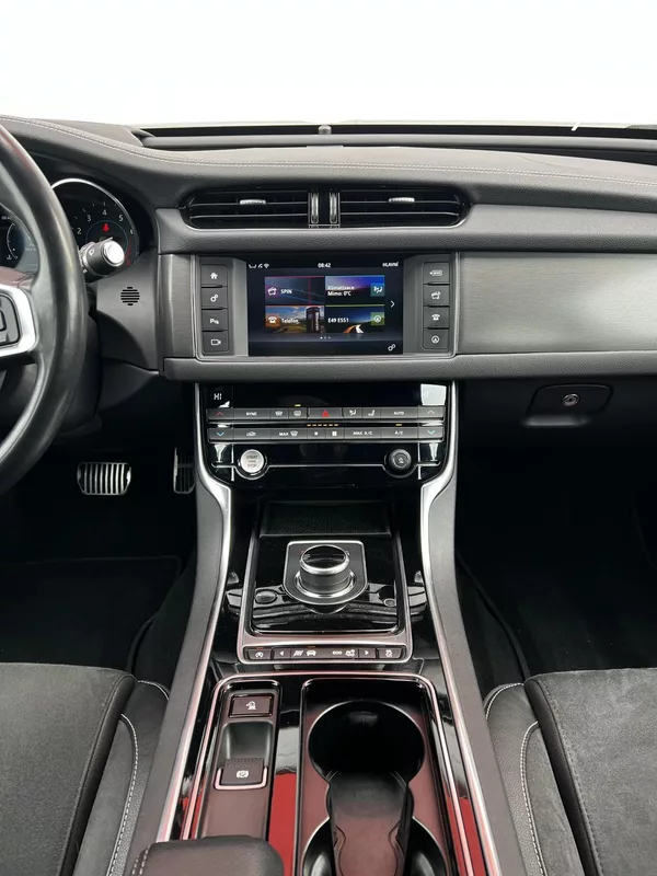 Jaguar XF 3.0 Aut. 380HP! S AWD Edition - foto 12