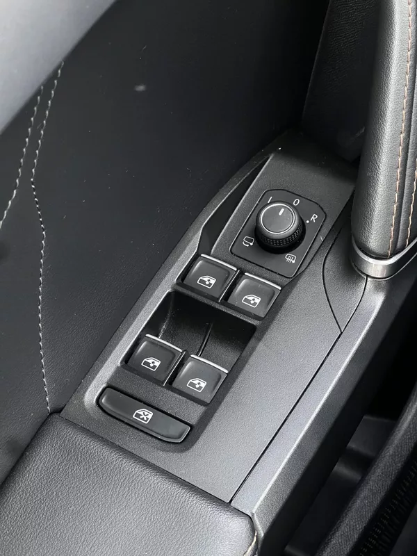 Cupra Formentor 2.0TSI DSG 228kW 1.Maj DPH - foto 17