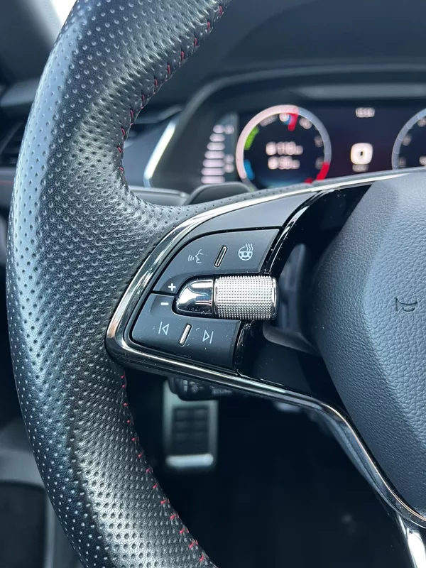 Škoda Octavia 1,4TSI iV RS 180kW DSG DPH - foto 11