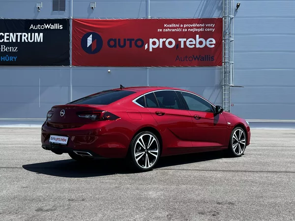 Opel Insignia 2.0T 147kW Aut.ULTIMATE DPH TZ - foto 4
