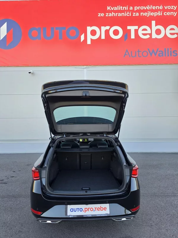 Seat Leon 2.0TDI DSG FR-Line Matrix DPH - foto 27