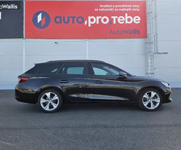 Seat Leon 2.0TDI DSG FR-Line Matrix DPH - foto 3