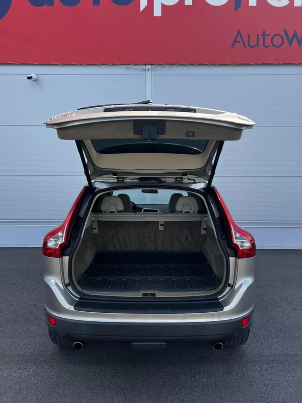 Volvo XC60 3.0 T6 AWD Aut. Summum TZ - foto 24