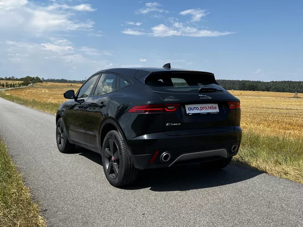 Jaguar E-Pace 2.0T 147kW AWD 1.Maj Panorama - foto 3
